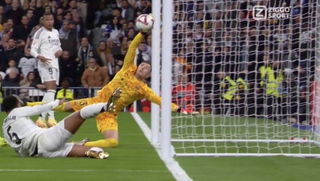 ‘Một trong những pha cứu thua đỉnh nhất lịch sử El Clasico’_695babc79f7e1.jpeg