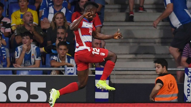 NHM thổn thức: “Cầu thủ này thực sự đã bắt nạt Messi!”_695cb8100f7c2.jpeg