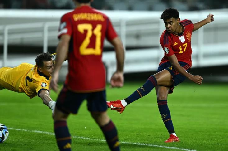 Quả bóng vàng tương lai của Barcelona_695c0d59e2c64.jpeg