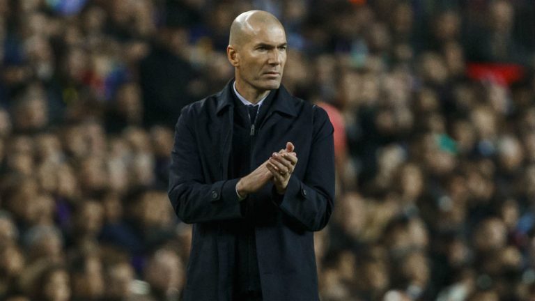 Real bay cao nhờ “gã khổng lồ” Zinedine Zidane!_695c9f4f85f12.jpeg