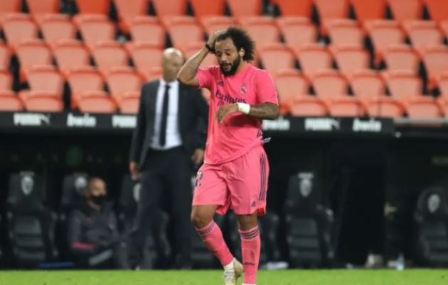 Real Madrid: 5 câu hỏi nhức nhối sau trận thua thảm Valencia_695c667b512cc.jpeg