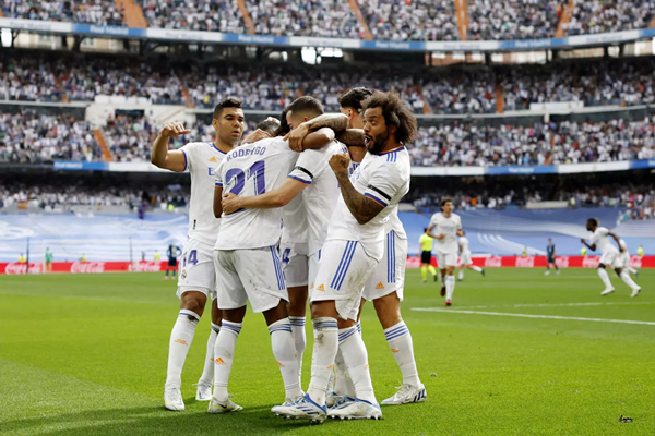 Real Madrid vô địch La Liga: Những trái tim rực lửa_695c40642d85e.png