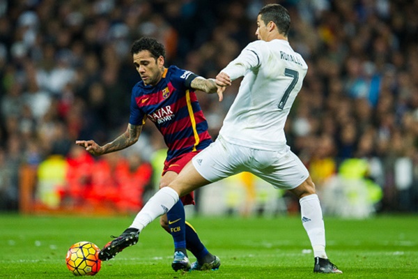 “Ronaldo là đối thủ khó chơi nhất tôi từng đối đầu. Gã khốn đó không cho tôi thở 1 giây”_695c36c89e6c8.jpeg