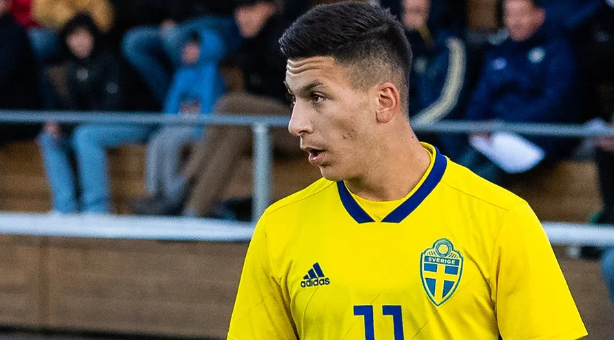 ‘Rooney Thụy Điển’ muốn đến Real Madrid_695c29c3cfbda.png