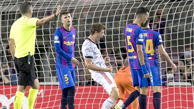 Sếp lớn họp khẩn, sự hoảng sợ bao trùm Barcelona_695c588f2f0e8.jpeg