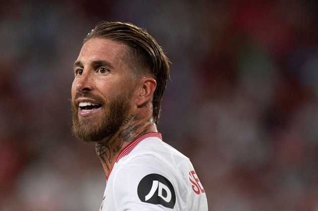 Sergio Ramos nổi nóng với cổ động viên đội nhà_695bf8d24e8fe.jpeg