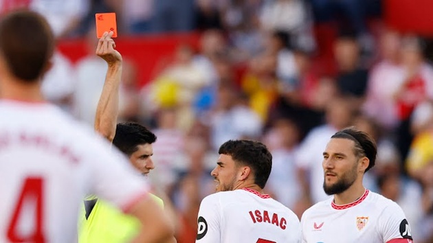 Sevilla 0-2 Real Madrid: Hai thẻ đỏ và đẳng cấp ngôi sao_695b7a5ecfdae.jpeg