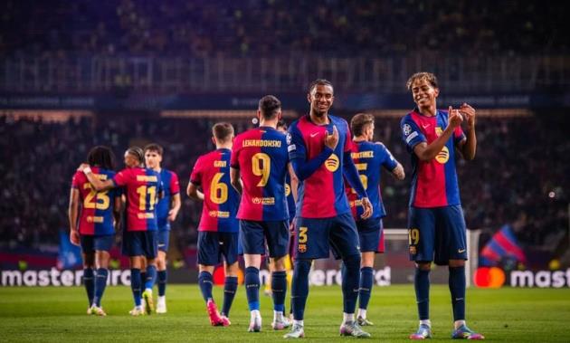 So sánh Barcelona của Hansi Flick với đội hình huyền thoại năm 2015_695b860b530db.jpeg