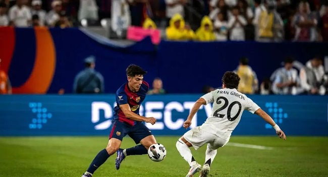 Tâm điểm Real Madrid ngày 6/8: Nạn nhân của Davies; Rõ vụ Kepa_695bc343415d2.jpeg