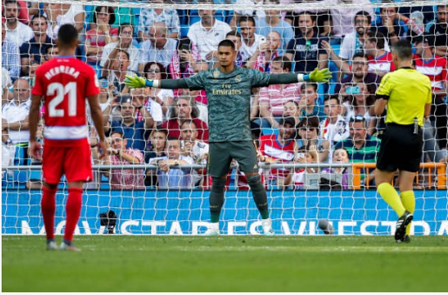 Tấu hài trên sân, thủ môn Real vẫn được ca ngợi vì điều này_695cb0c861bc1.jpeg