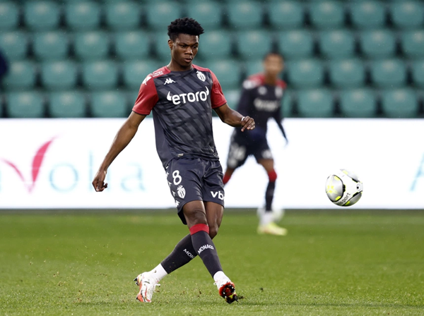 Tchouameni có gì đặc biệt để Real phải chi đến 100 triệu euro?_695c3d003d55a.png