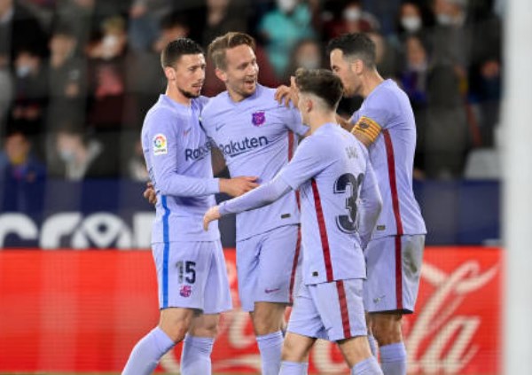 Thắng kịch tính Levante, Xavi ca ngợi 2 nhân tố Barcelona_695c420e3bb98.jpeg