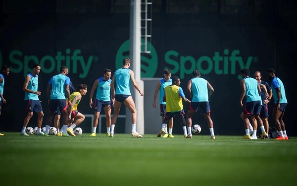 Thành Madrid đại chiến, Barca “ngư ông đắc lợi”_695c36bc669c5.jpeg