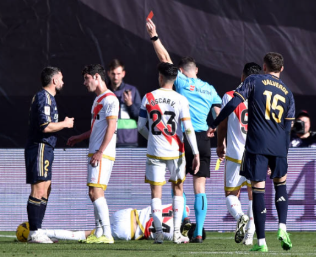 Thẻ đỏ của Dani Carvajal làm trầm trọng thêm vấn đề của Real_695bed63baab6.png