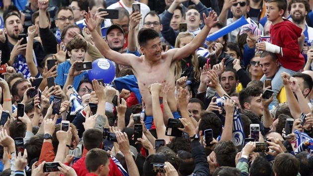 Thi đấu không thành công, “Hoàng tử Trung Quốc” vẫn khiến truyền thông Tây Ban Nha sửng sốt vì một điều_695cd058a7205.jpeg