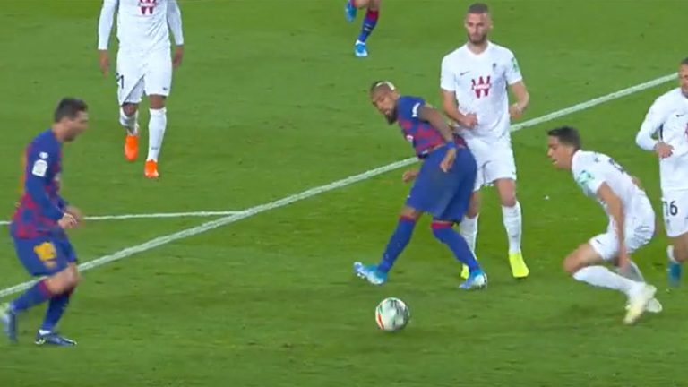 Thi triển ma thuật, Barca khiến đối thủ ngỡ ngàng với bàn mở tỷ số_695c99ce2efbf.jpeg