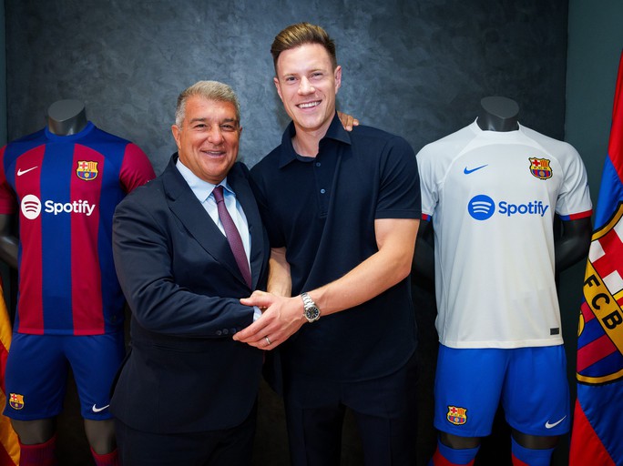 Thủ môn Stegen “cứu thua”… 6 triệu Euro cho Barcelona_695c1ba1a1638.jpeg