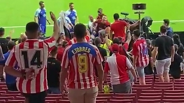 Thua 0-2, sao Atletico tính tẩn nhau với CĐV_695c3827aee62.jpeg