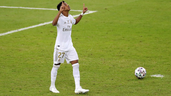 Trên chấm phạt đền, Kroos thực hiện một hành động khiến “tiểu Ronaldo” nhớ đời_695c9b7a65596.jpeg