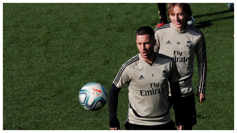 Trở lại sau 81 ngày ác mộng, Hazard sẵn sàng cho Pep “vĩnh biệt” UCL_695c92d6ee62d.jpeg