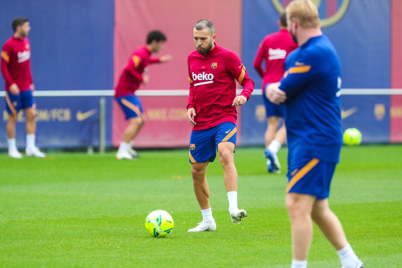 Trước thềm El Clasico, “đối tác ăn ý của Messi” trở lại tập luyện_695c6a38d86c0.jpeg