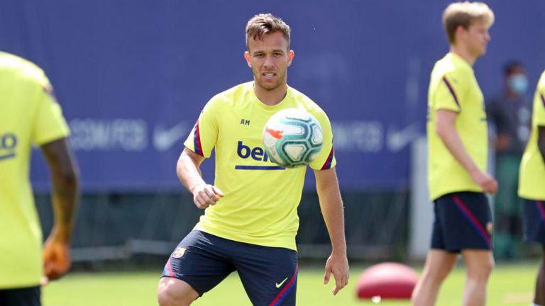 Vì một lý do, Arthur bất ngờ trở lại Barcelona_695c75fe192ad.jpeg