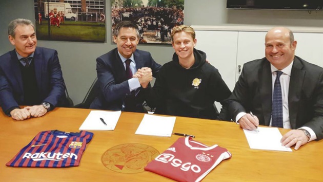 Vì sao Frenkie de Jong được gọi là “món hời” của Barca?_695cb256676bb.jpeg