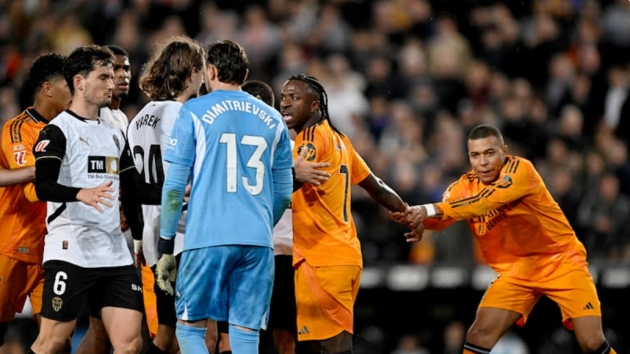 Vinicius Junior nhận thẻ đỏ ngày đầu năm 2025_695b989d80d00.jpeg