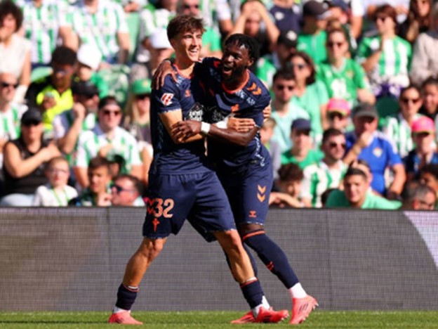 Vitor Roque, Marc Bartra cùng nổ súng cho Real Betis_695ba872a1044.jpeg