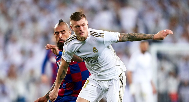 Với Kroos trong đội hình, Real dễ dàng hóa giải những ‘bộ não’ của Barca_695c8df86f62c.jpeg