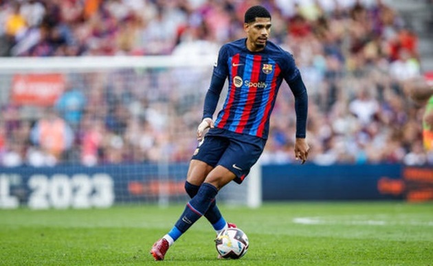 Xavi: “Cậu ấy là một trong những hậu vệ giỏi nhất thế giới”_695c2bfd40ac1.jpeg