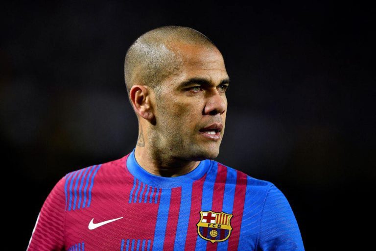 Xavi lên tiếng về tương lai của Dani Alves tại Barca_695c45e3e01f0.jpeg