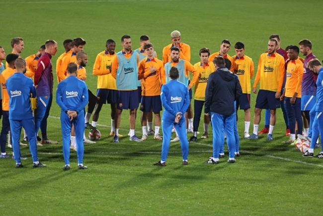 Xavi mang đến phép màu che lấp sự tệ hại của Barca_695c3c52f1199.jpeg