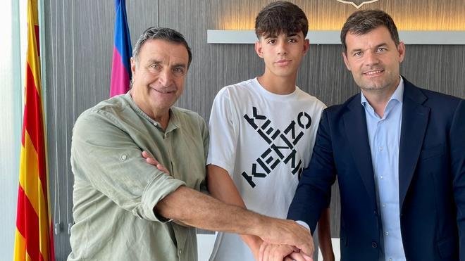 Xavi và Deco tìm ra cầu thủ tài năng nhất lò La Masia mọi thế hệ_695c0f7010efe.jpeg