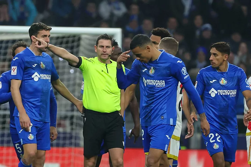 XONG! Rõ lý do Greenwood nhận thẻ đỏ, bị đuổi khỏi sân_695bf9ac7fd38.png