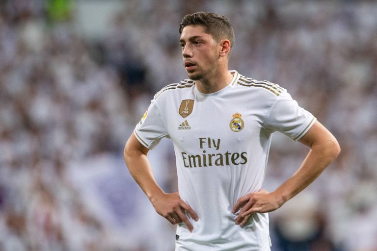 Zidane đã tìm ra “siêu vũ khí” để ngăn chặn Messi ở El Clasico!_695ca17be2f76.jpeg