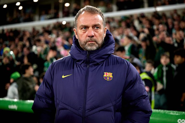 Flick ủng hộ De Jong công kích trọng tài_69848878d7a01.jpeg