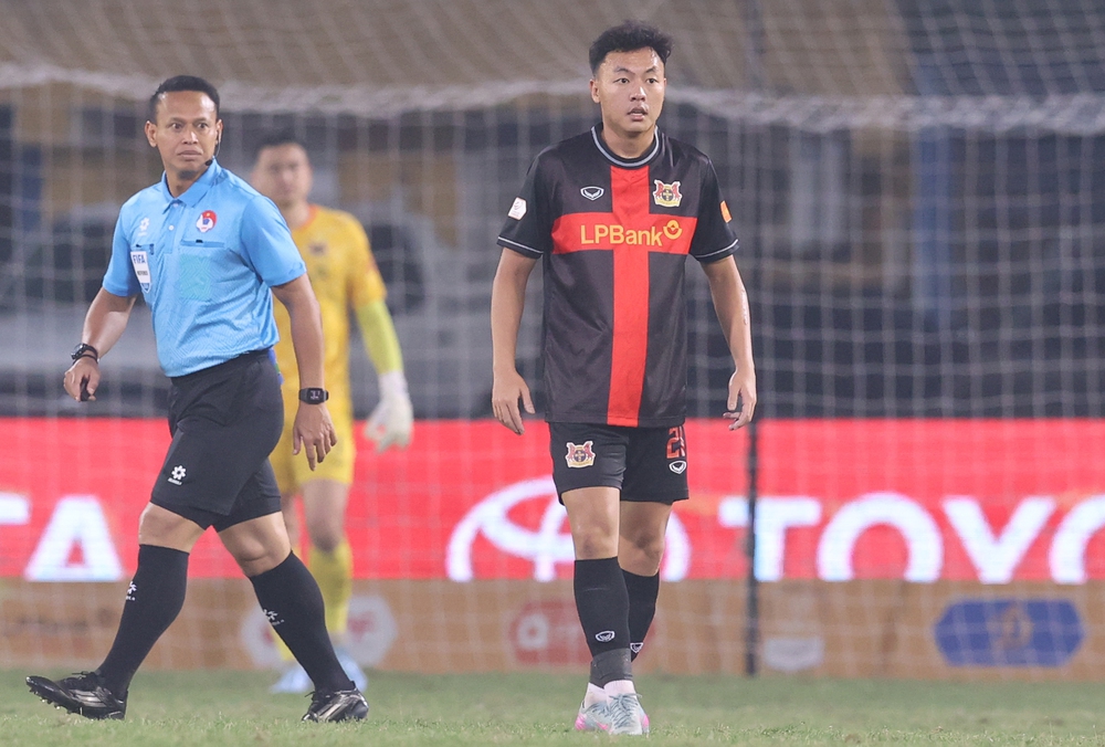 Học trò HLV Kim Sang Sik đối diện thực tế khắc nghiệt tại V-League_69848707b45c8.jpeg