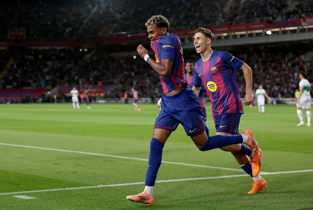 Pháo đài Martinez Valero thách thức lịch sử Barca_6984872a8686b.jpeg