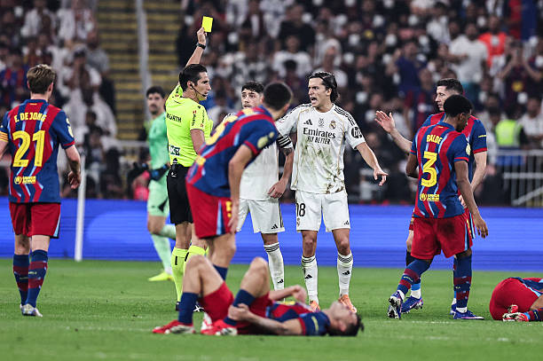 Real Madrid nhận 3 câu trả lời nghiệt ngã sau trận thua Barca_69848995bc741.jpeg