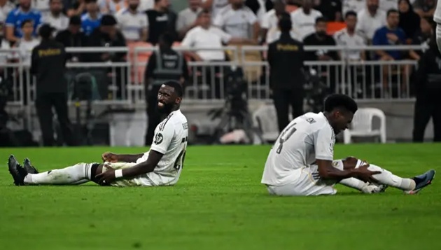 Tử huyệt hàng thủ và bài toán khó của Arbeloa_6984880adcfa5.jpeg